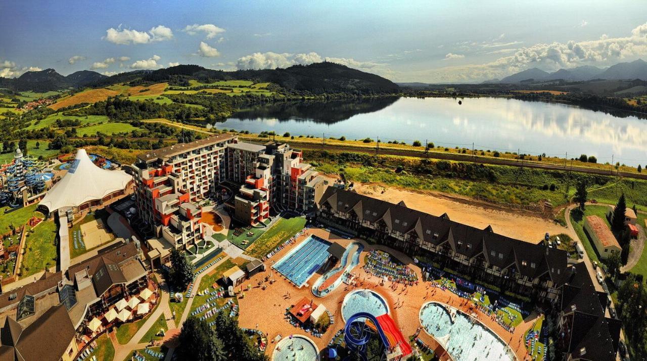 Luxapartmanbesenova Hotel Akvamarin Bagian luar foto