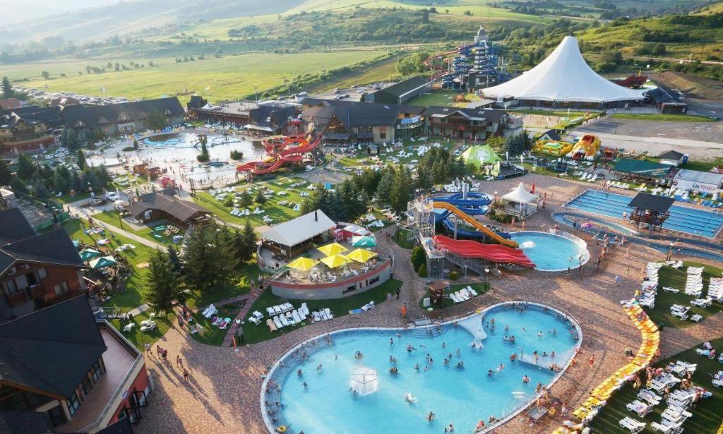 Luxapartmanbesenova Hotel Akvamarin Bagian luar foto