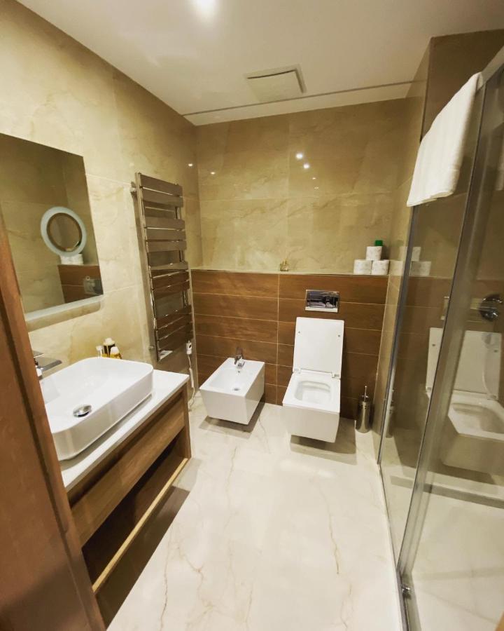 Luxapartmanbesenova Hotel Akvamarin Bagian luar foto